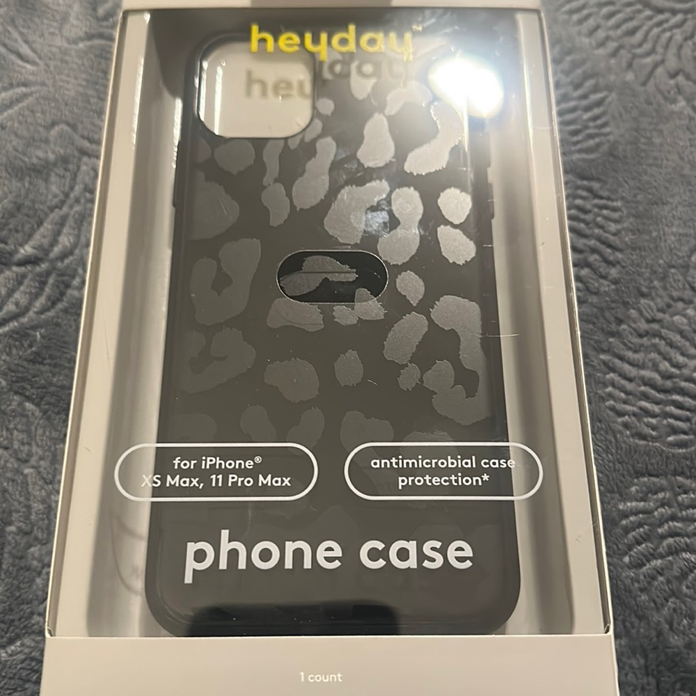 heyday Apple iPhone XS Max, 11 Pro Max Antimicrobial Case (Black Leopard Print)